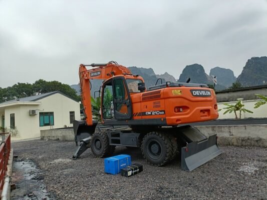 Máy xúc Doosan DX210W