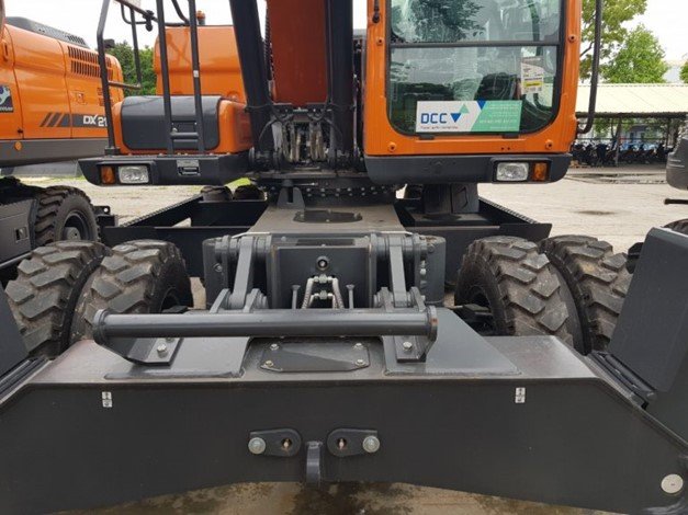 Máy xúc bánh lốp Develon nay là Doosan