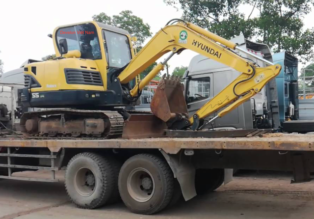 máy xúc bánh lốp Hyundai 55